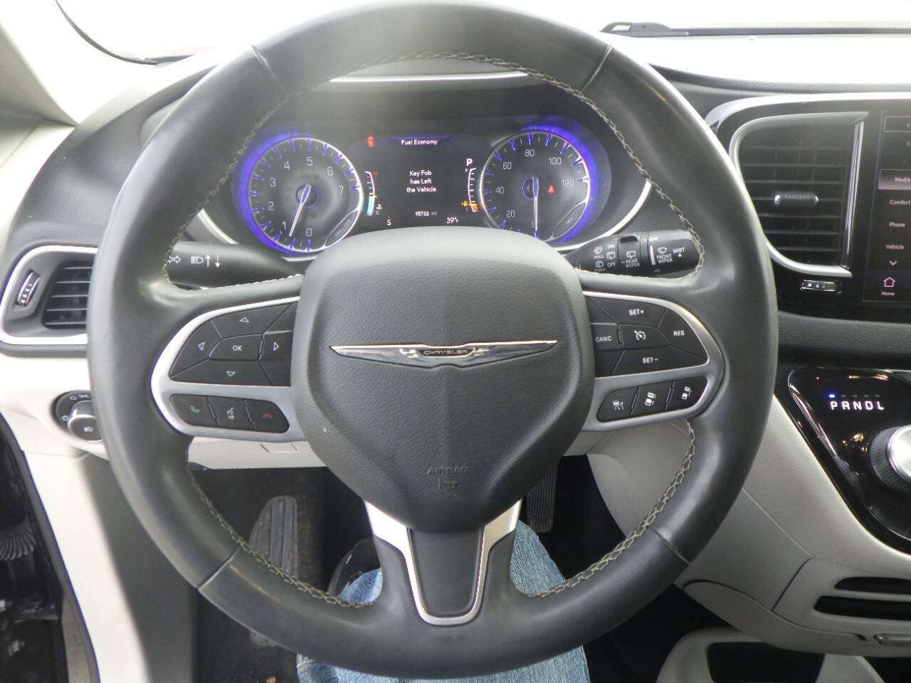 Used 2022 Chrysler Pacifica Touring-L FWD image 24
