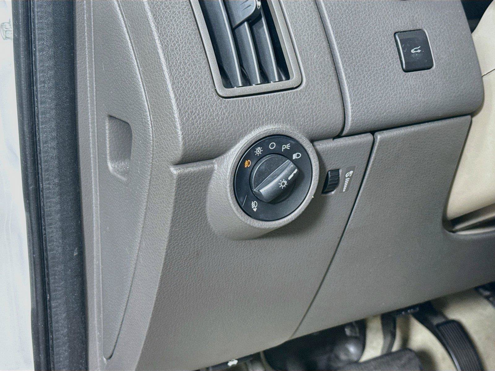 Used 2010 Ford Edge SEL FWD image 11