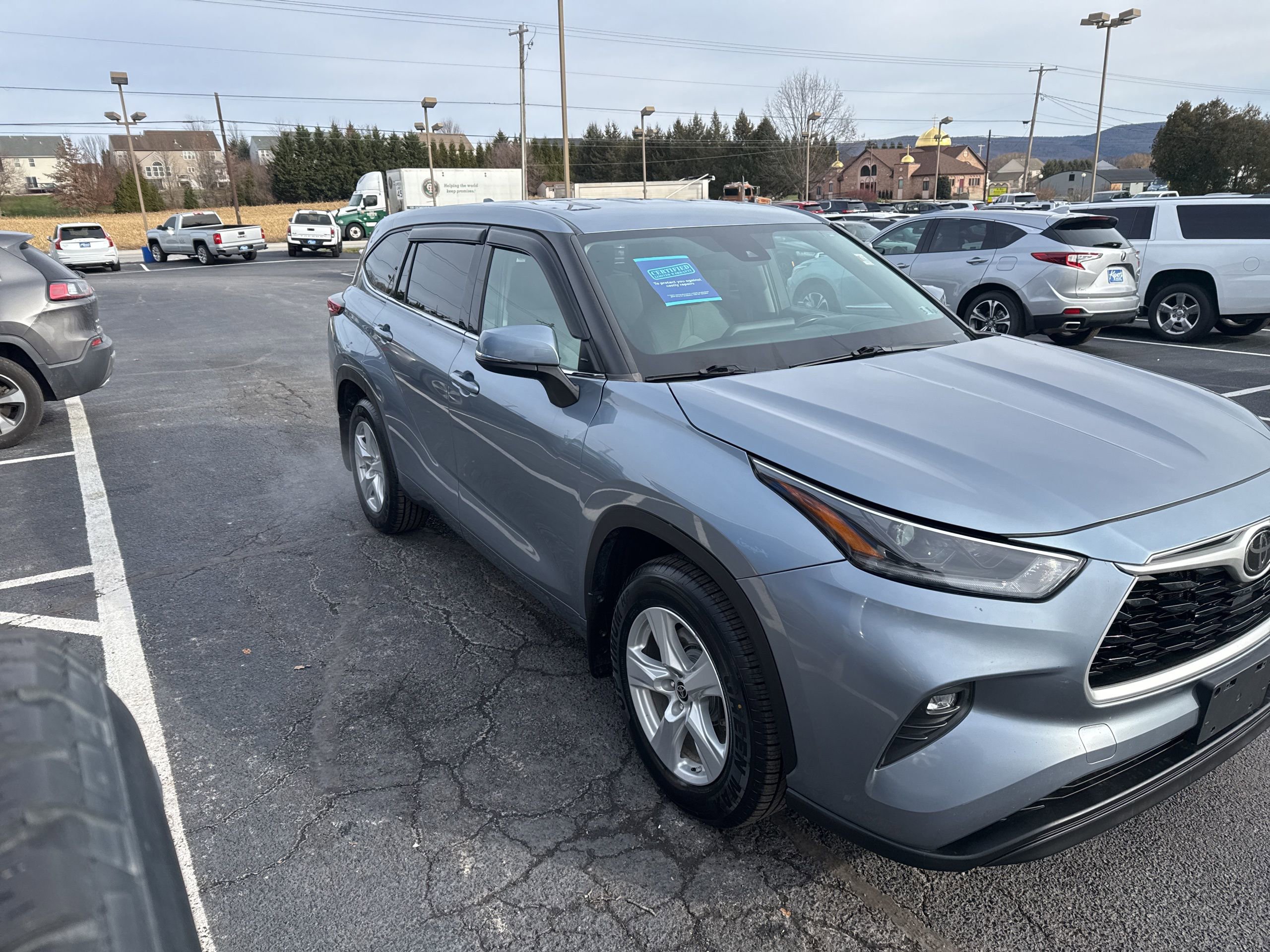 Used 2021 Toyota Highlander LE AWD/4WD image 9