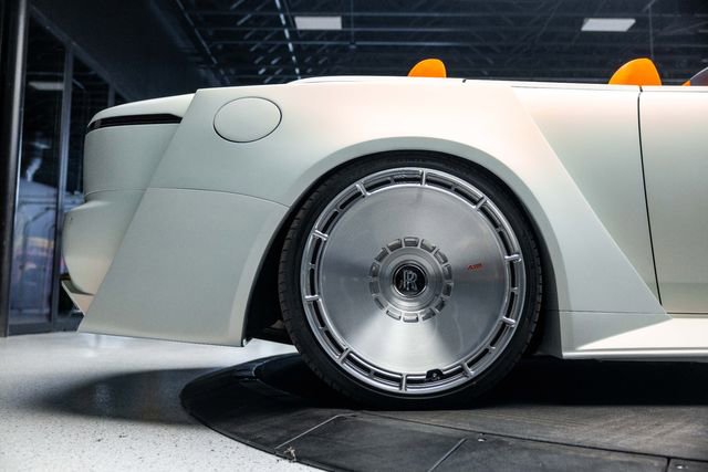 Used 2020 Rolls-Royce Dawn RWD image 21