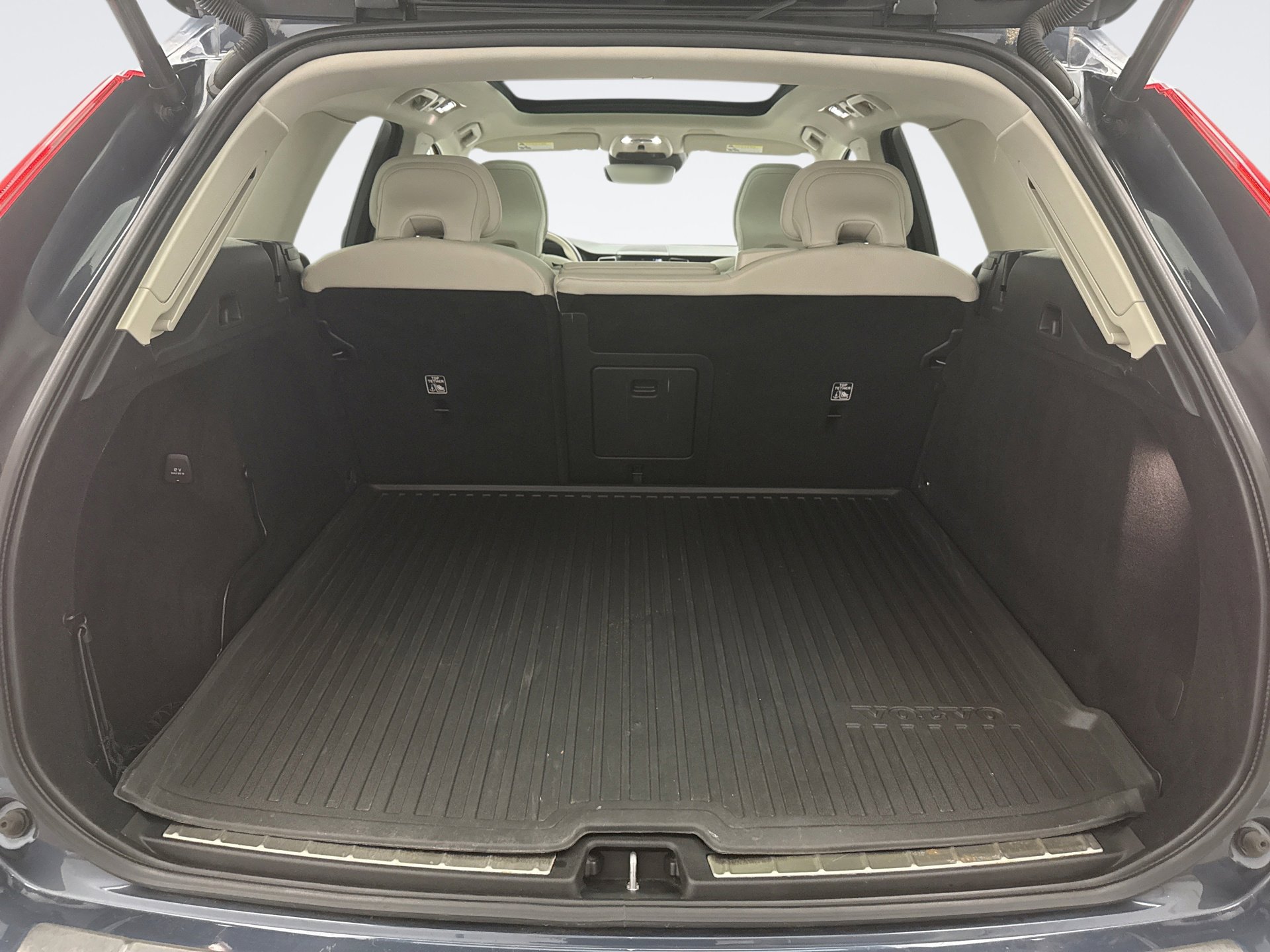 Used 2020 Volvo XC60 T6 Inscription w/ Protection Package Premier image 22