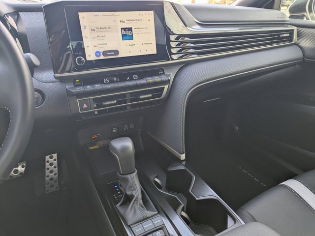 Used 2025 Toyota Camry SE image 24