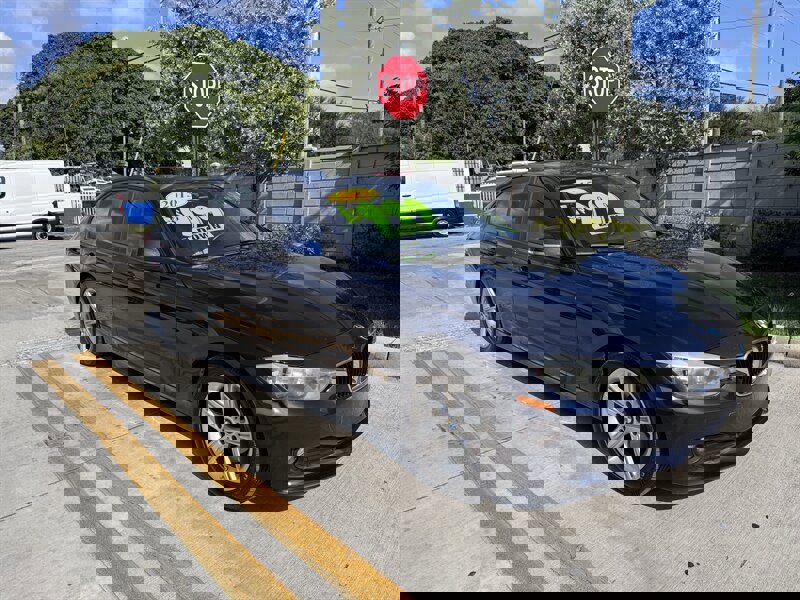 Used 2015 BMW 320i Sedan image 3