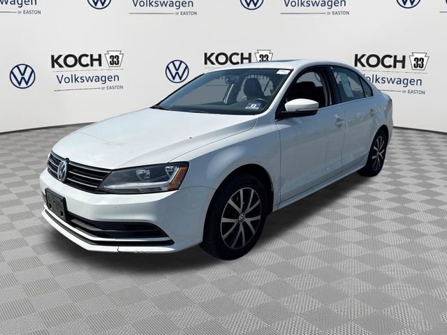 Used 2017 Volkswagen Jetta SE image 3