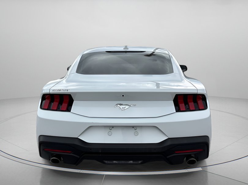 Used 2024 Ford Mustang Coupe RWD image 4