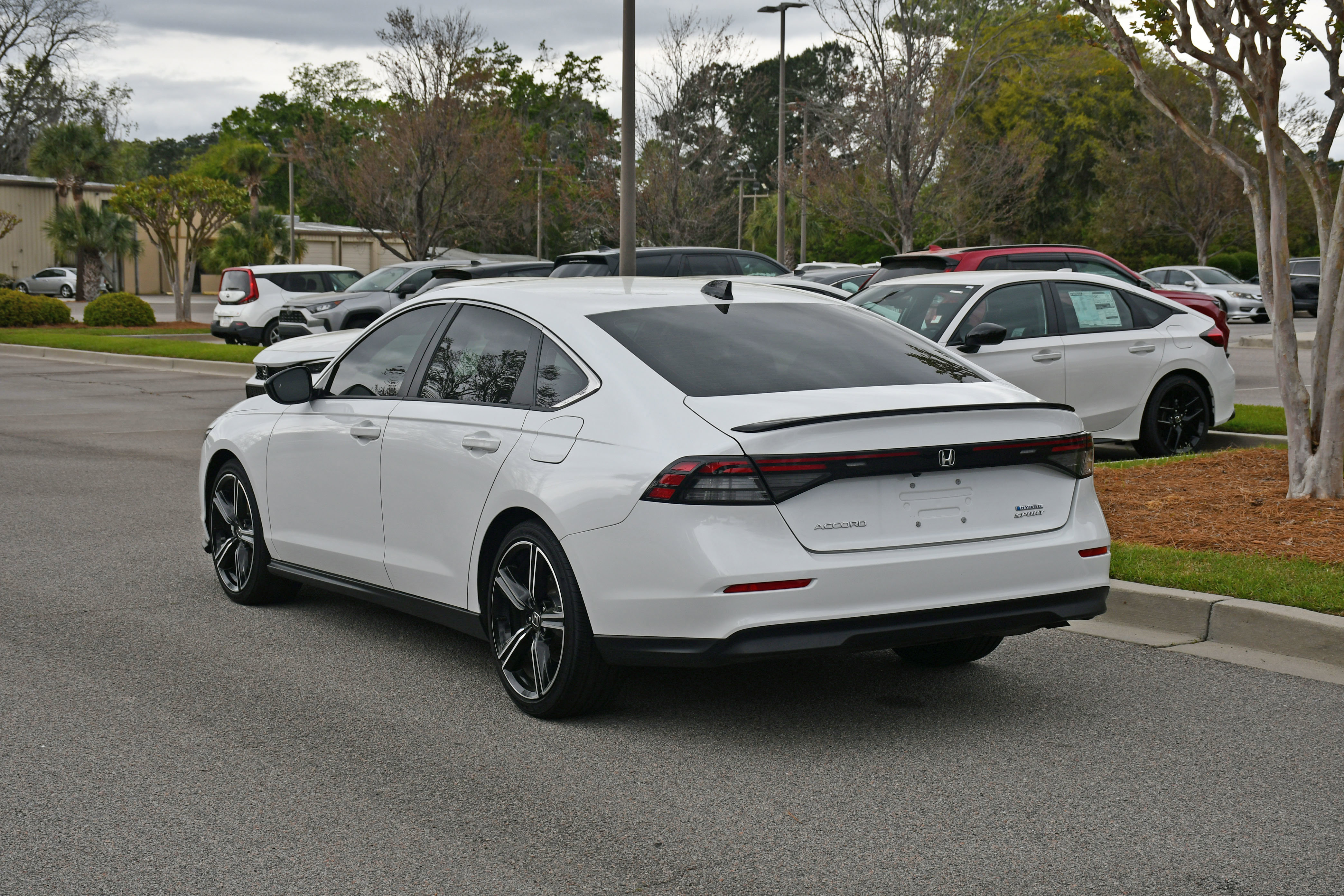Used 2025 Honda Accord Sport image 3