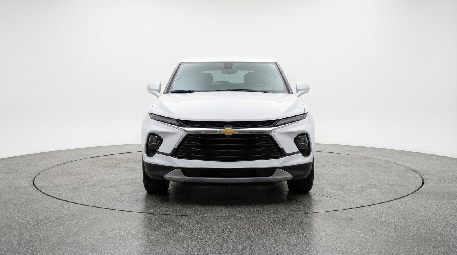 Used 2025 Chevrolet Blazer LT image 2