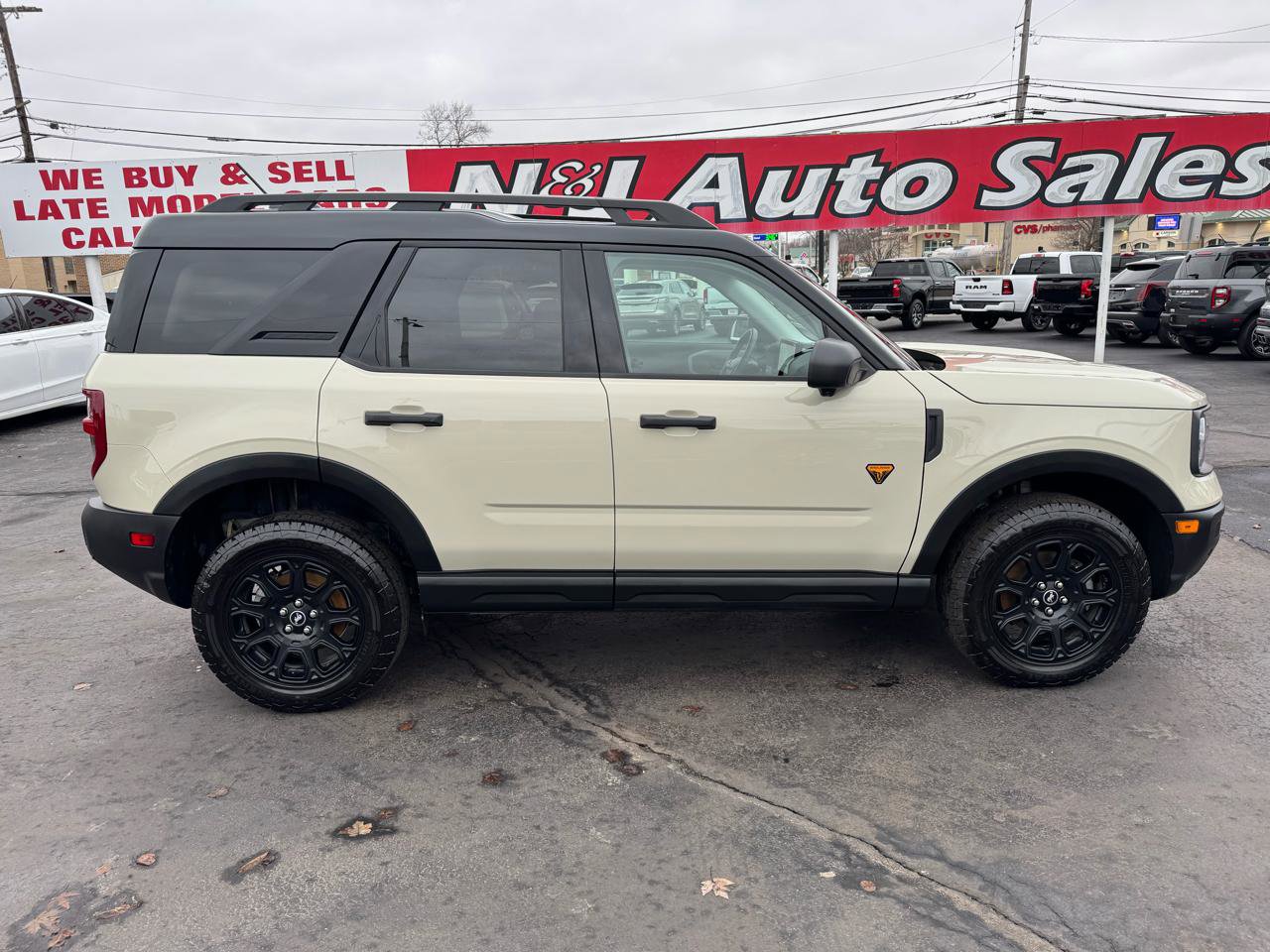 Used 2025 Ford Bronco Sport Badlands image 4