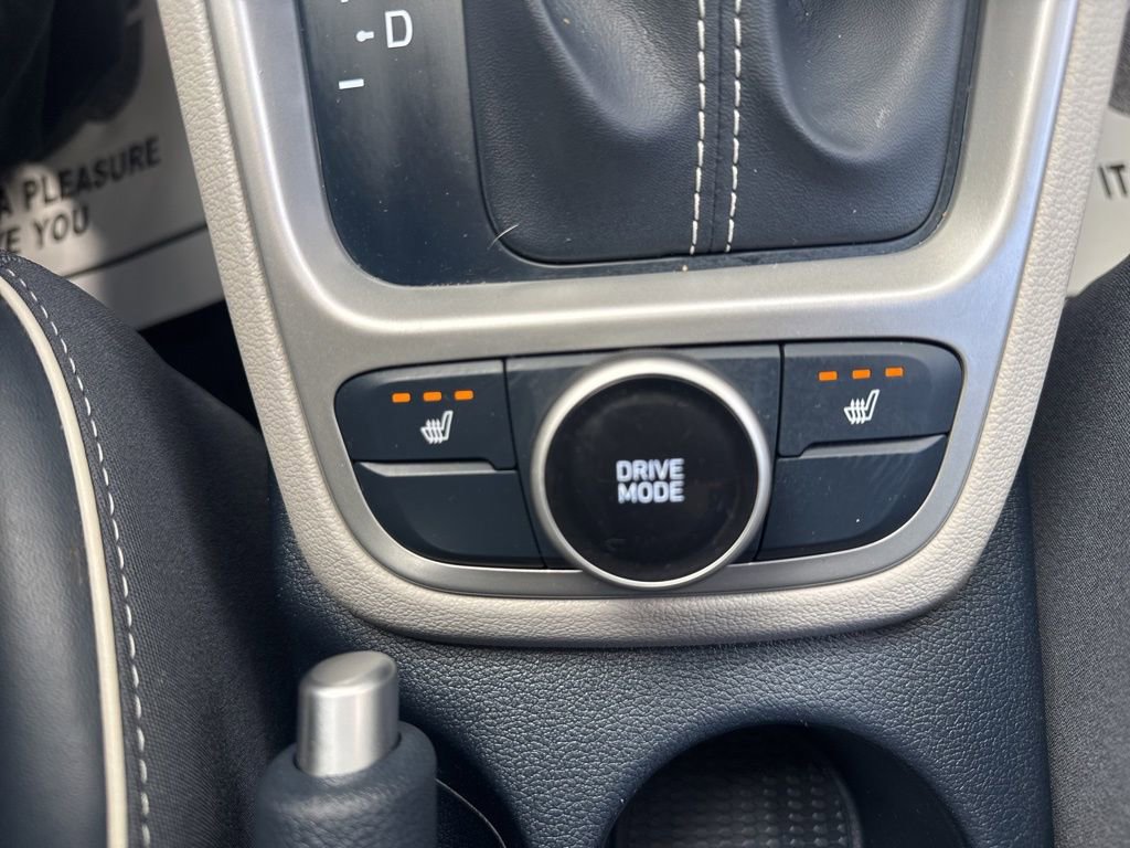 Used 2021 Hyundai Venue image 26