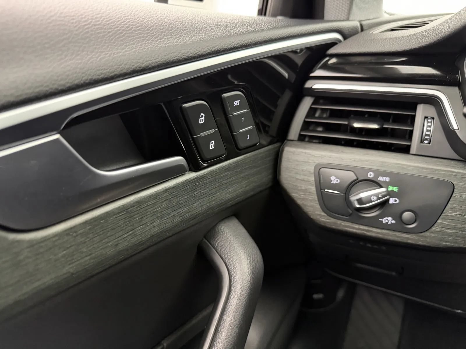 Used 2021 Audi A4 2.0T Premium w/ Convenience Package AWD/4WD image 14
