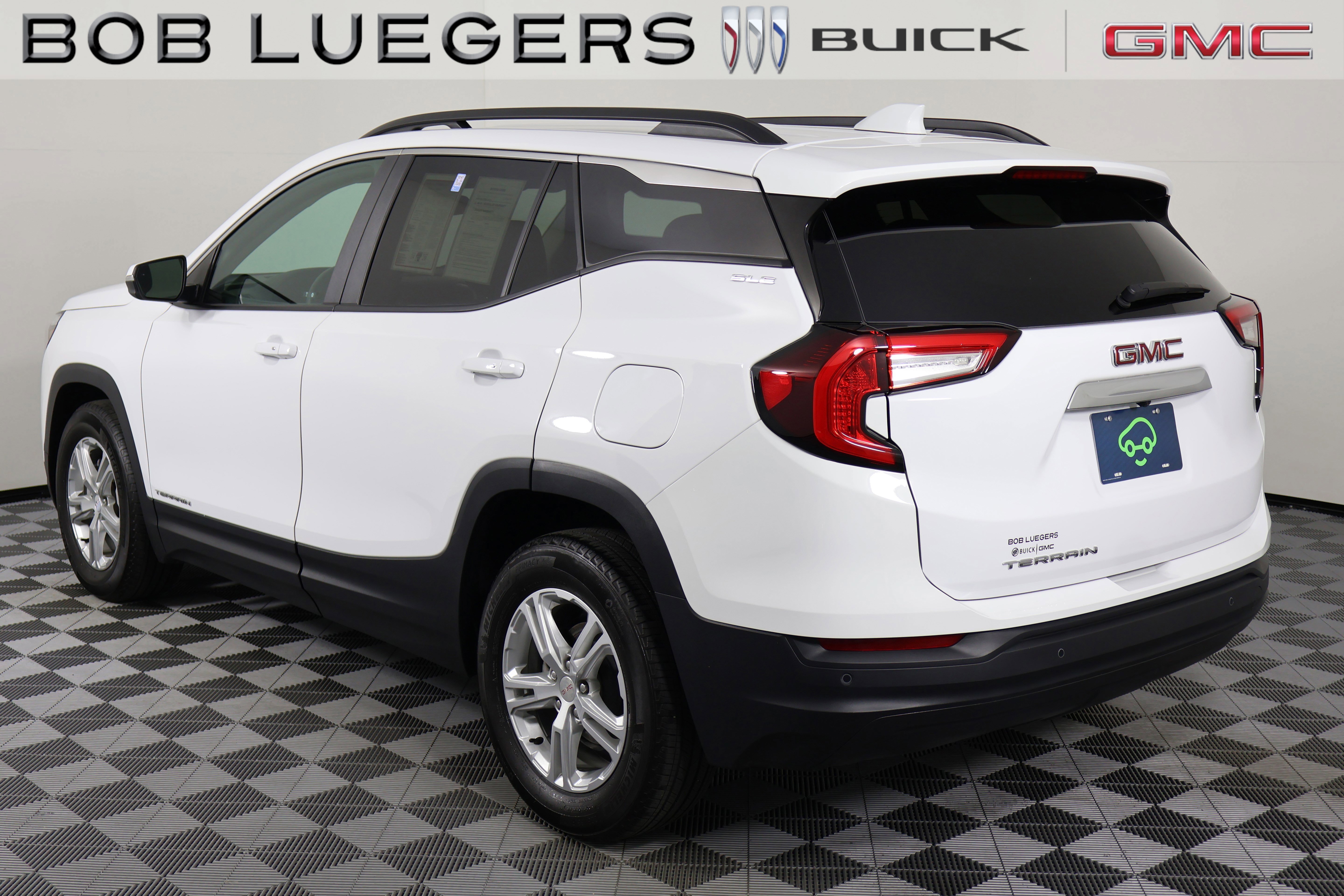 Certified 2024 GMC Terrain SLE w/ Driver Convenience Package FWD image 6