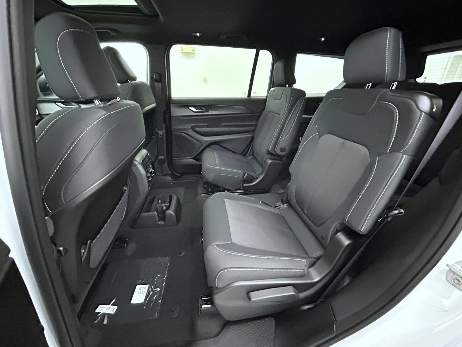 New 2026 Jeep Grand Cherokee L Laredo AWD/4WD image 21