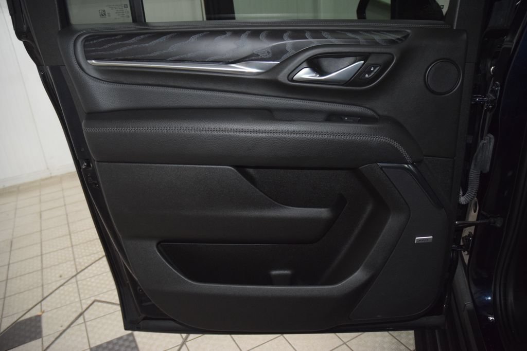 Used 2023 GMC Yukon XL Denali AWD/4WD image 48