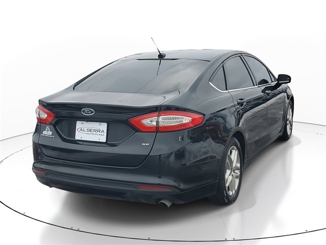 Used 2016 Ford Fusion SE image 4