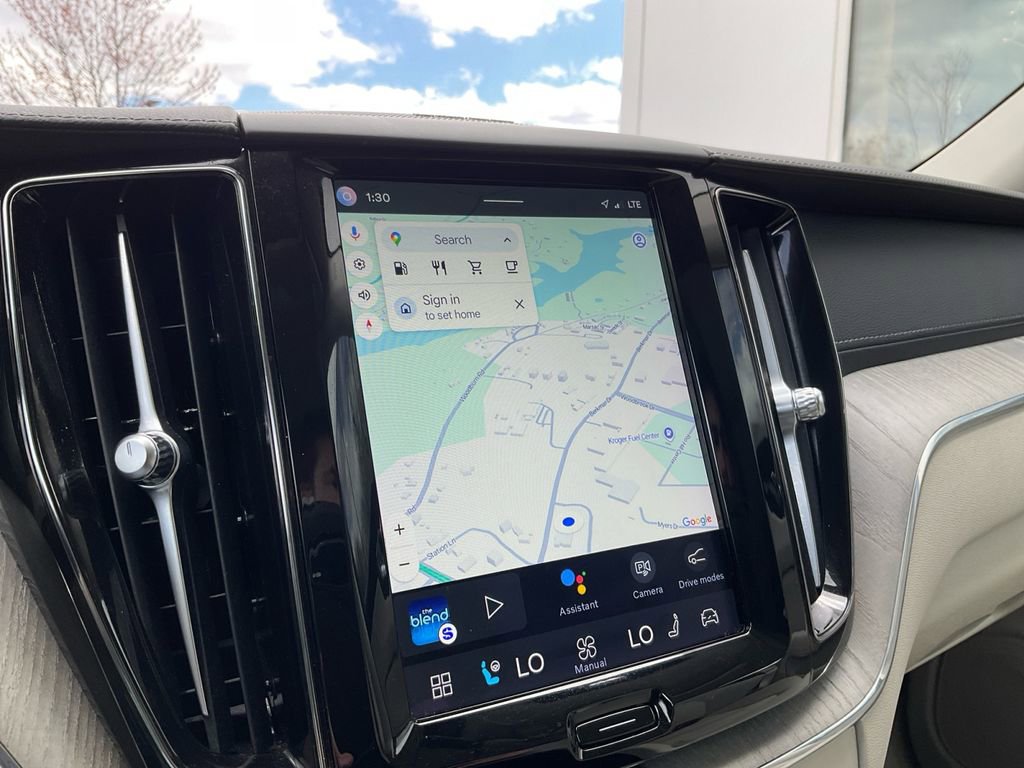 Certified 2023 Volvo XC60 B6 Ultimate w/ Protection Package Premier image 19