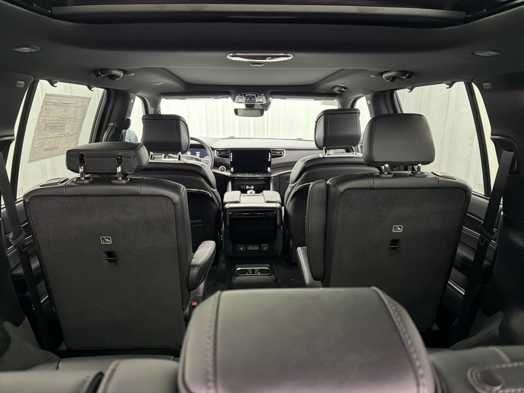 New 2026 Jeep Grand Wagoneer Summit AWD/4WD image 11