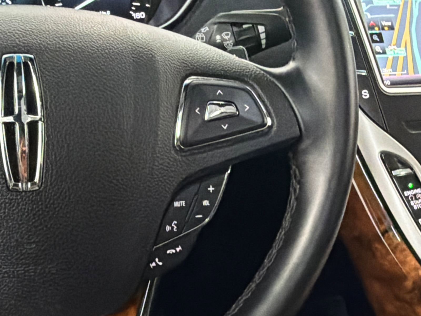 Used 2016 Lincoln MKX Reserve w/ Technology Package image 20