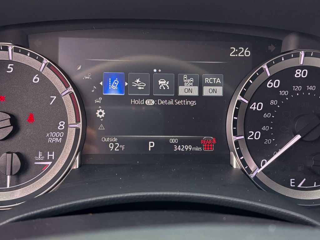 Used 2025 Toyota Highlander LE AWD/4WD image 29