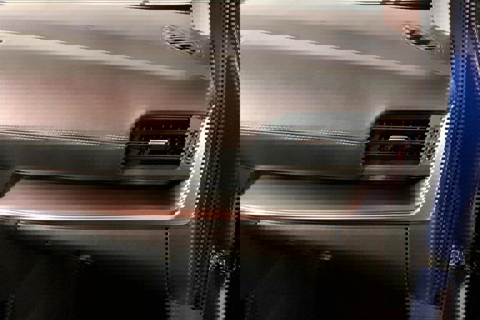 Used 2025 Nissan Rogue SV image 16