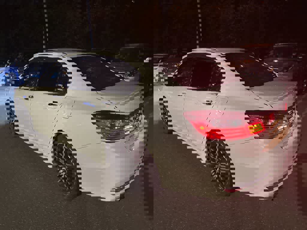 Used 2016 Honda Accord Sport image 21