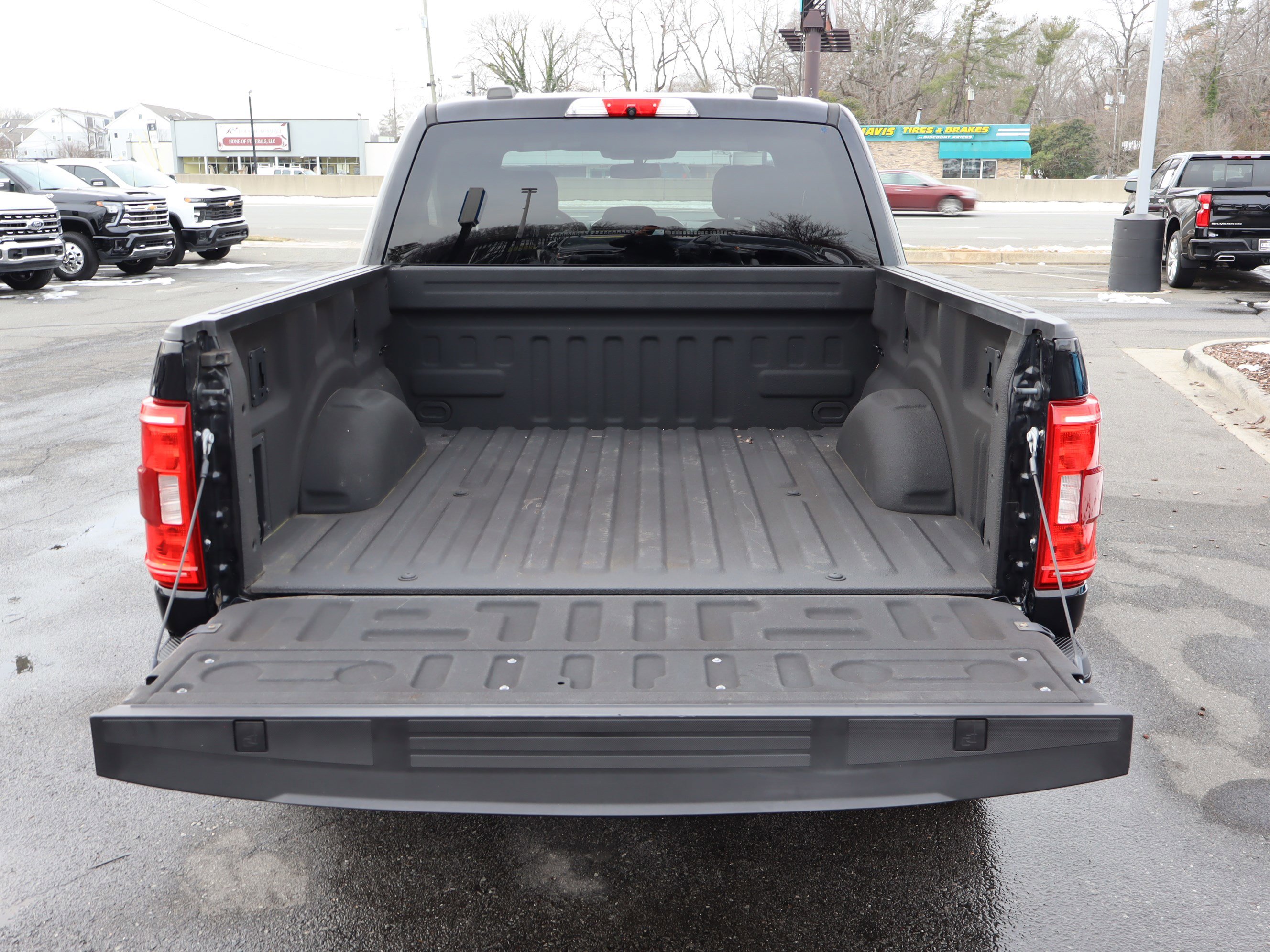 Used 2021 Ford F150 XLT w/ Equipment Group 302A High image 13