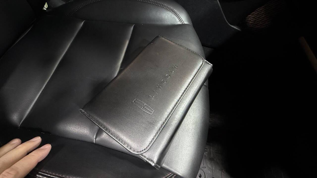 Used 2021 Lincoln Aviator AWD image 37