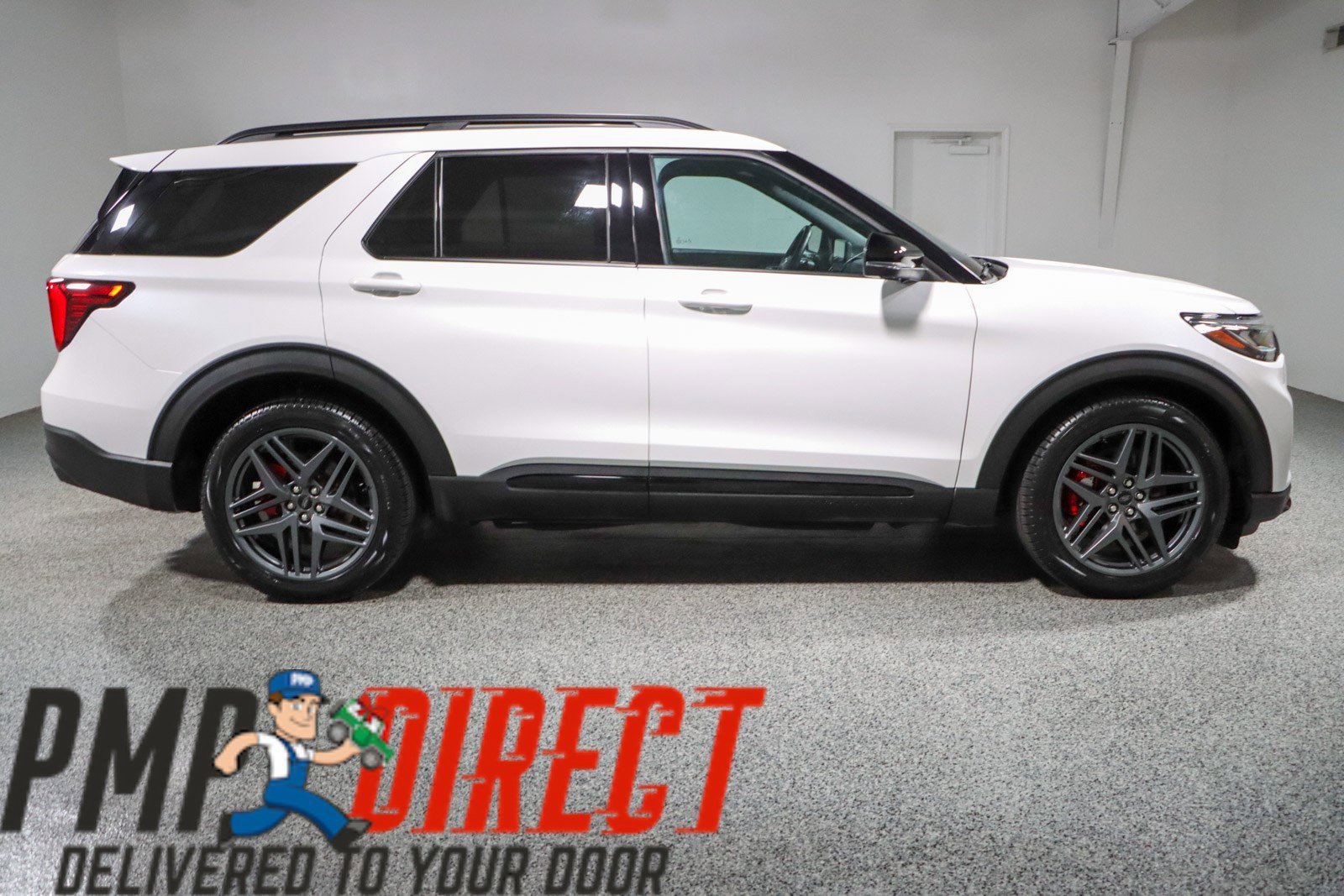 Used 2025 Ford Explorer ST AWD/4WD image 6
