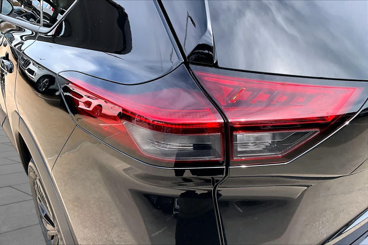 New 2027 Nissan Rogue Dark Armor FWD image 13