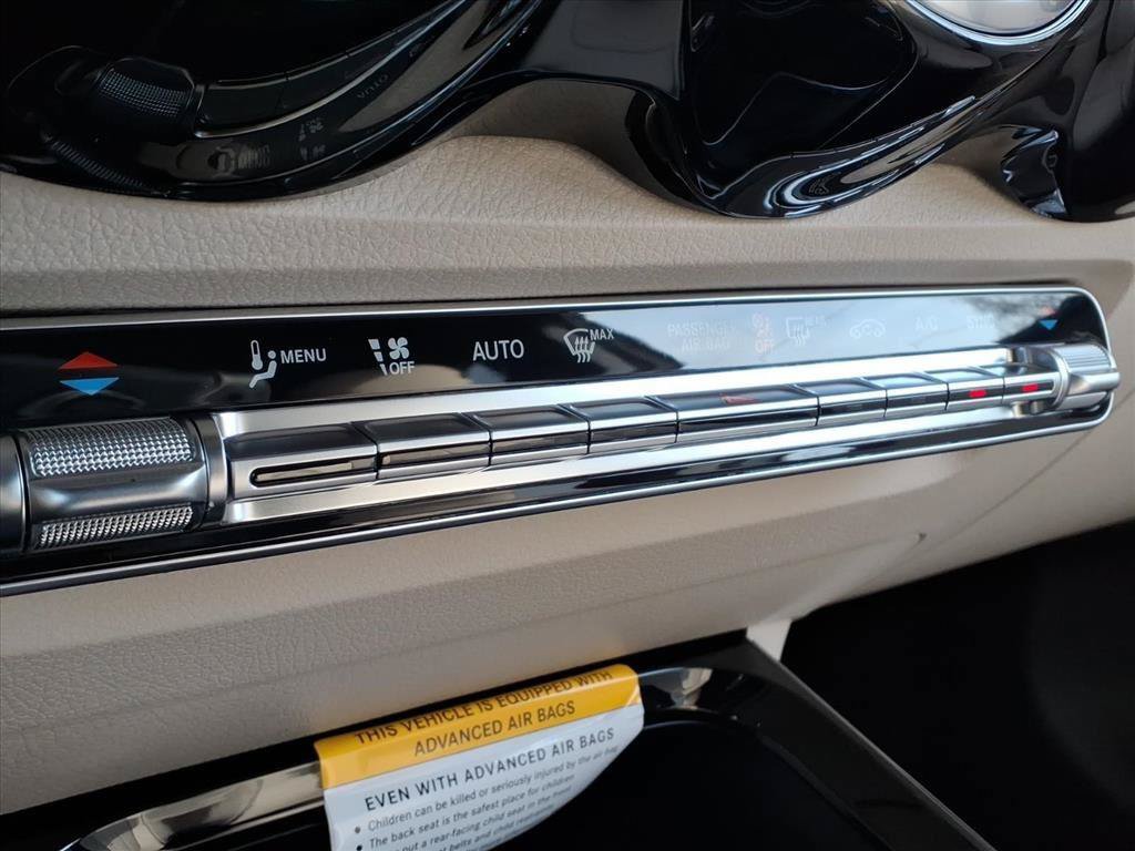 New 2026 Mercedes-Benz GLB 250 4MATIC image 17