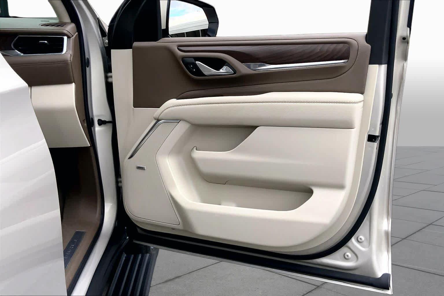 Used 2024 GMC Yukon Denali RWD image 23