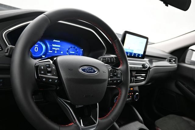 Used 2022 Ford Escape SEL w/ SEL Stealth AWD Package image 10