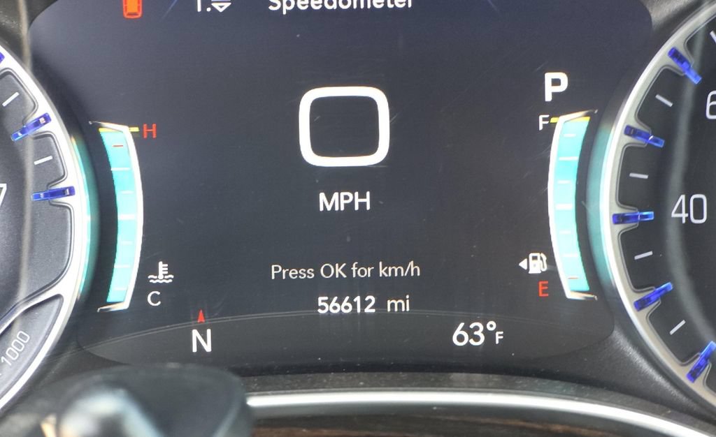 Certified 2023 Chrysler Pacifica Limited FWD image 5