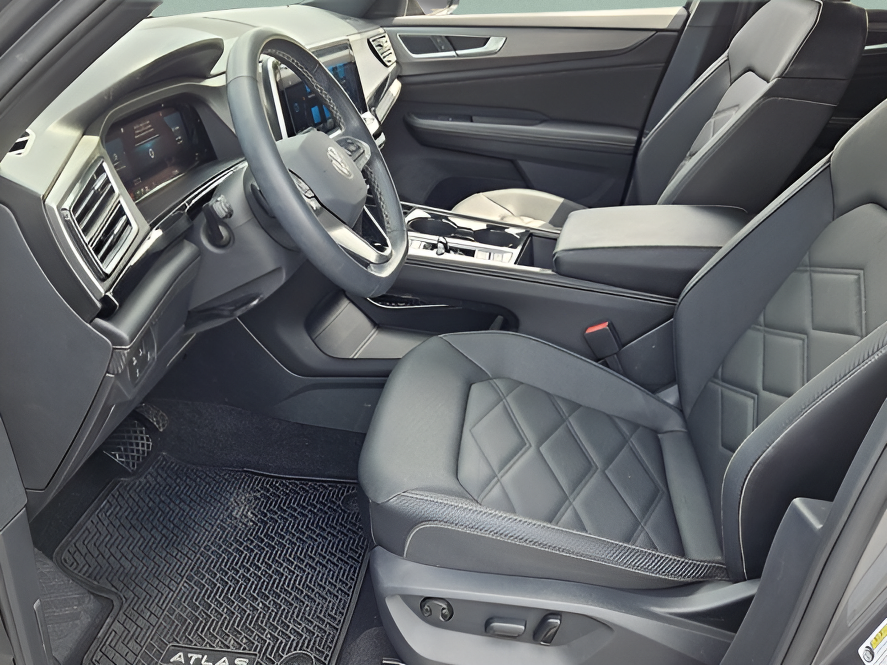 Certified 2024 Volkswagen Atlas Cross Sport SE AWD/4WD image 12