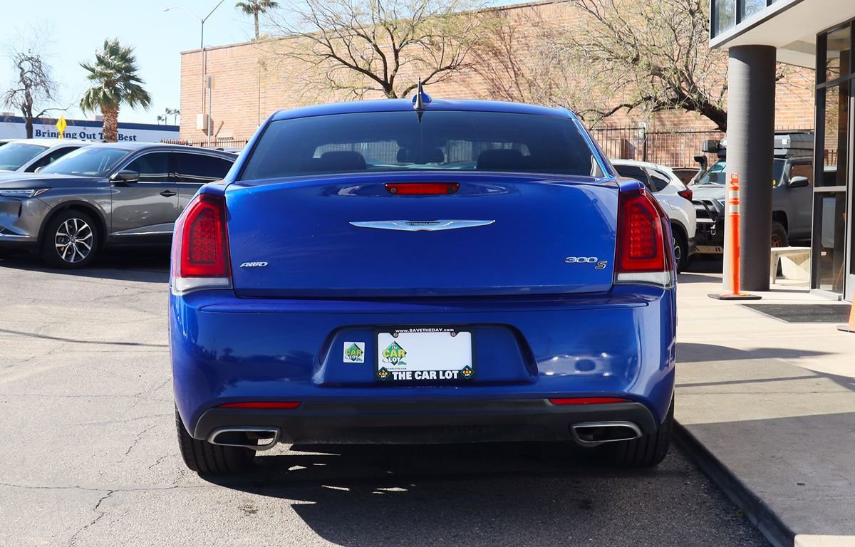 Used 2018 Chrysler 300 S image 11