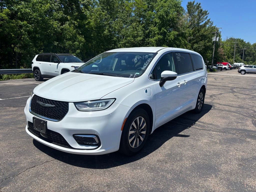 Used 2023 Chrysler Pacifica Touring-L FWD image 10
