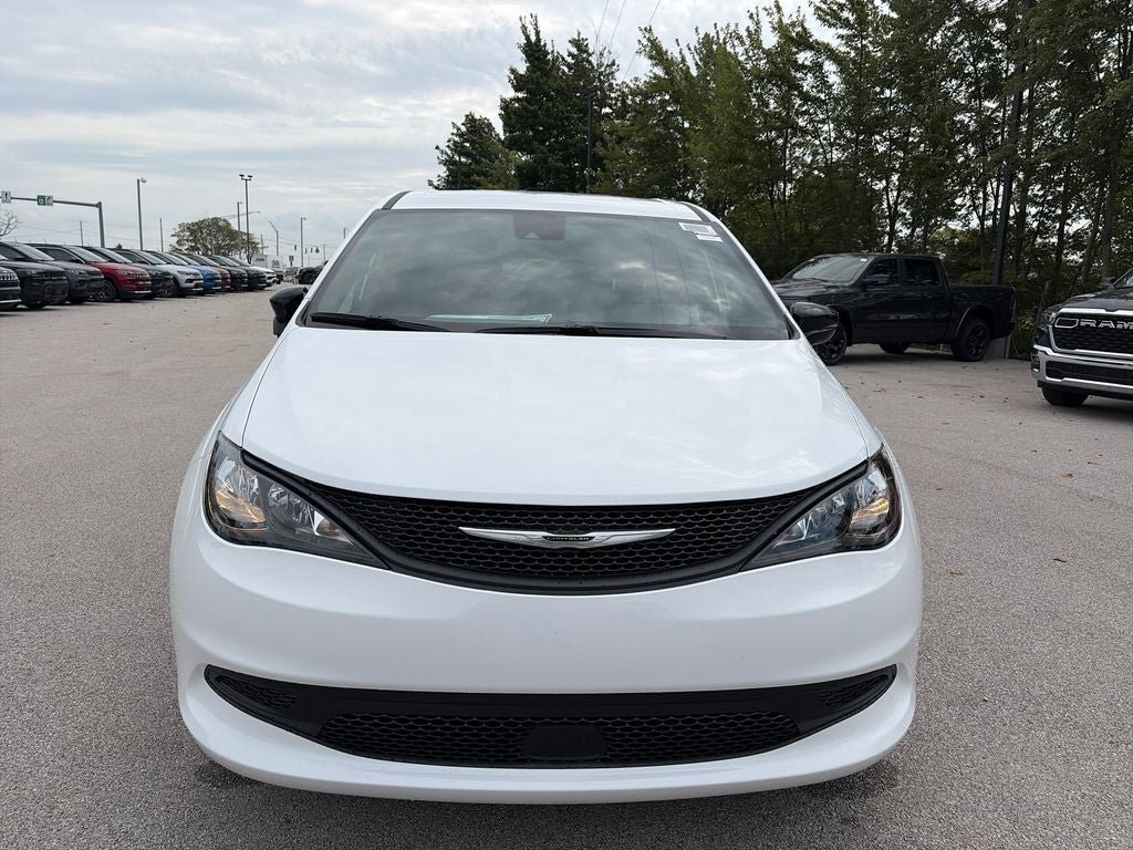 New 2027 Chrysler Pacifica LX FWD image 2
