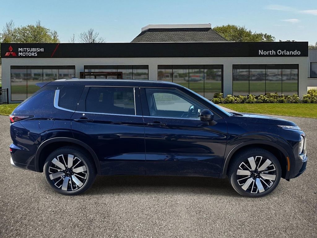 New 2025 Mitsubishi Outlander SEL image 3