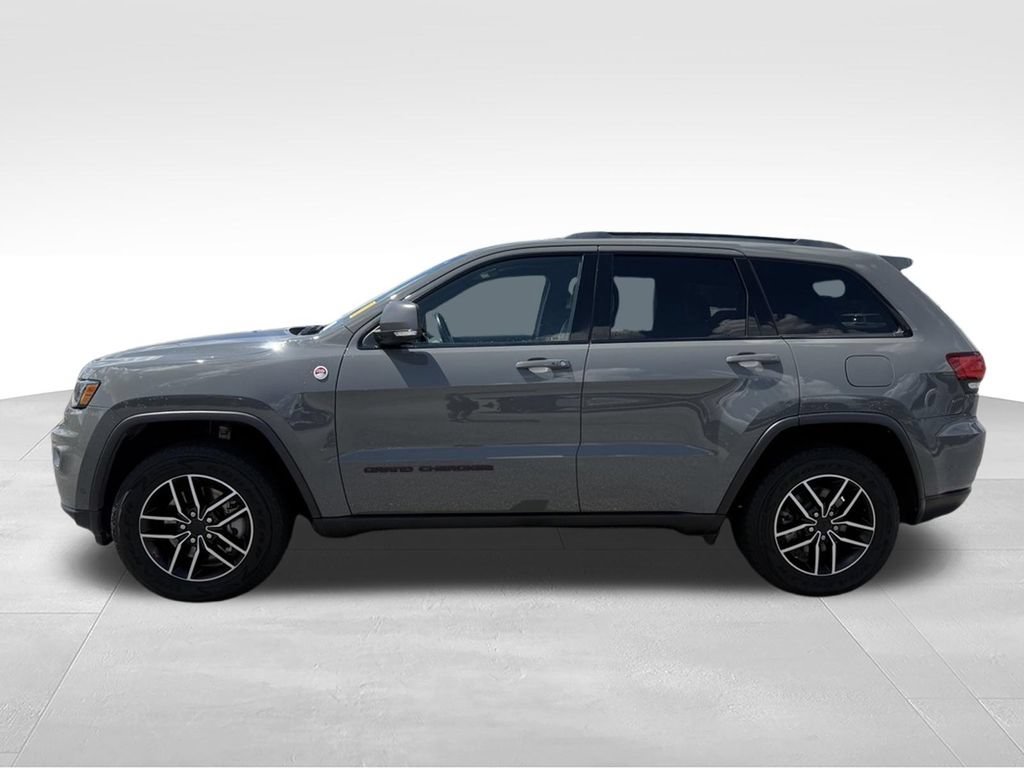 Used 2021 Jeep Grand Cherokee Trailhawk w/ Trailhawk Luxury Group AWD/4WD image 2