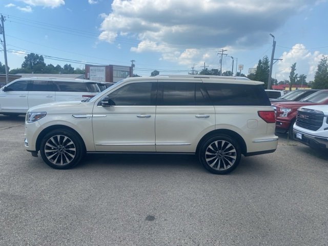 Used 2018 Lincoln Navigator Select w/ Technology Package image 3