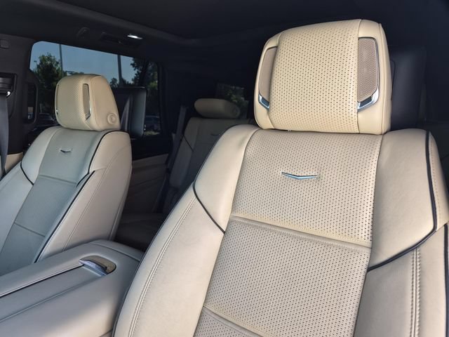 Used 2021 Cadillac Escalade Premium Luxury w/ Performance Package RWD image 16