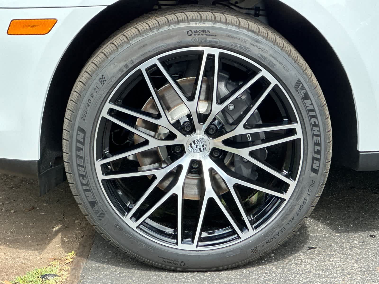 New 2026 Porsche Macan Turbo AWD/4WD image 30