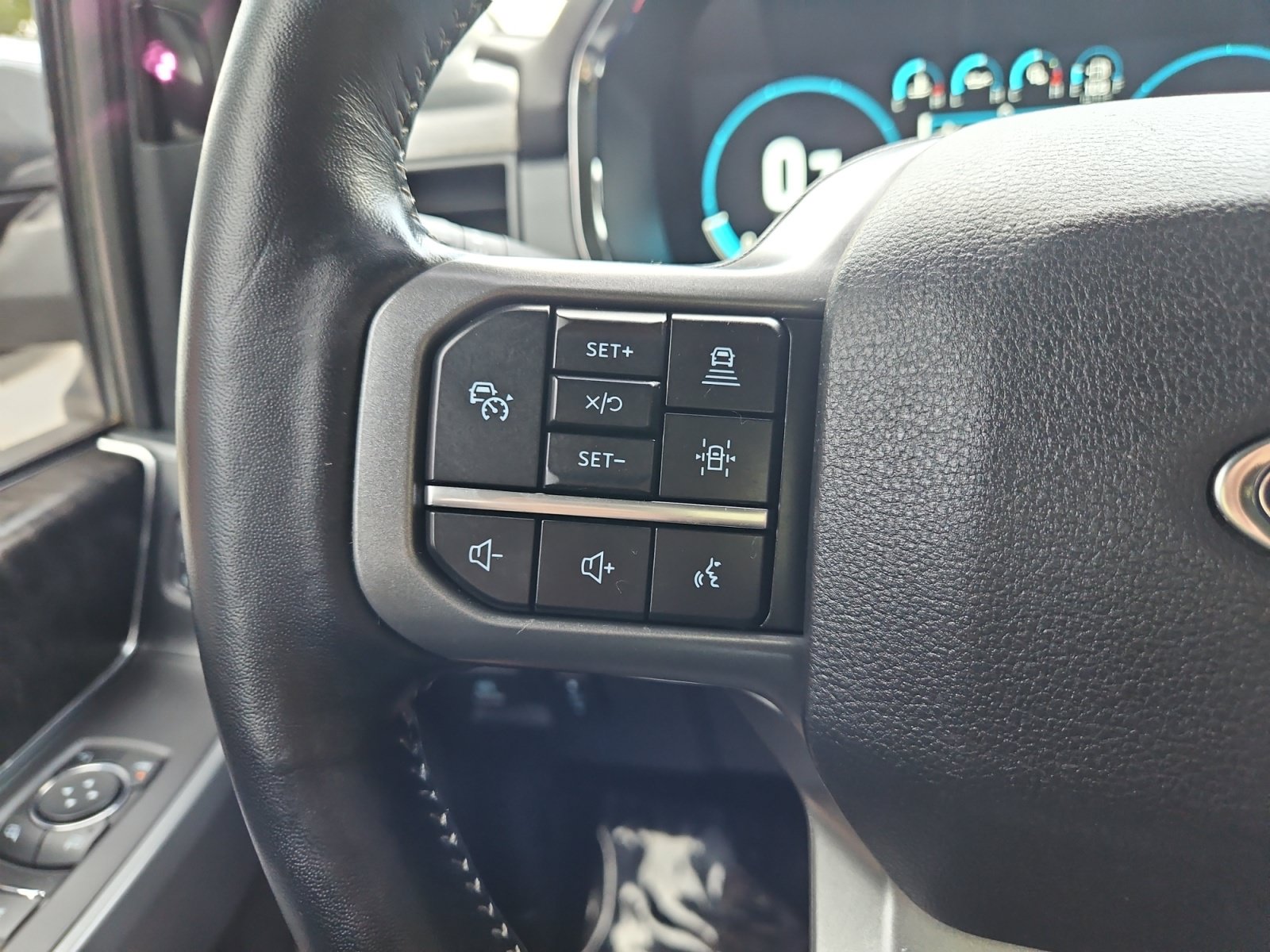 Used 2021 Ford F150 Lariat w/ Equipment Group 502A High AWD/4WD image 31