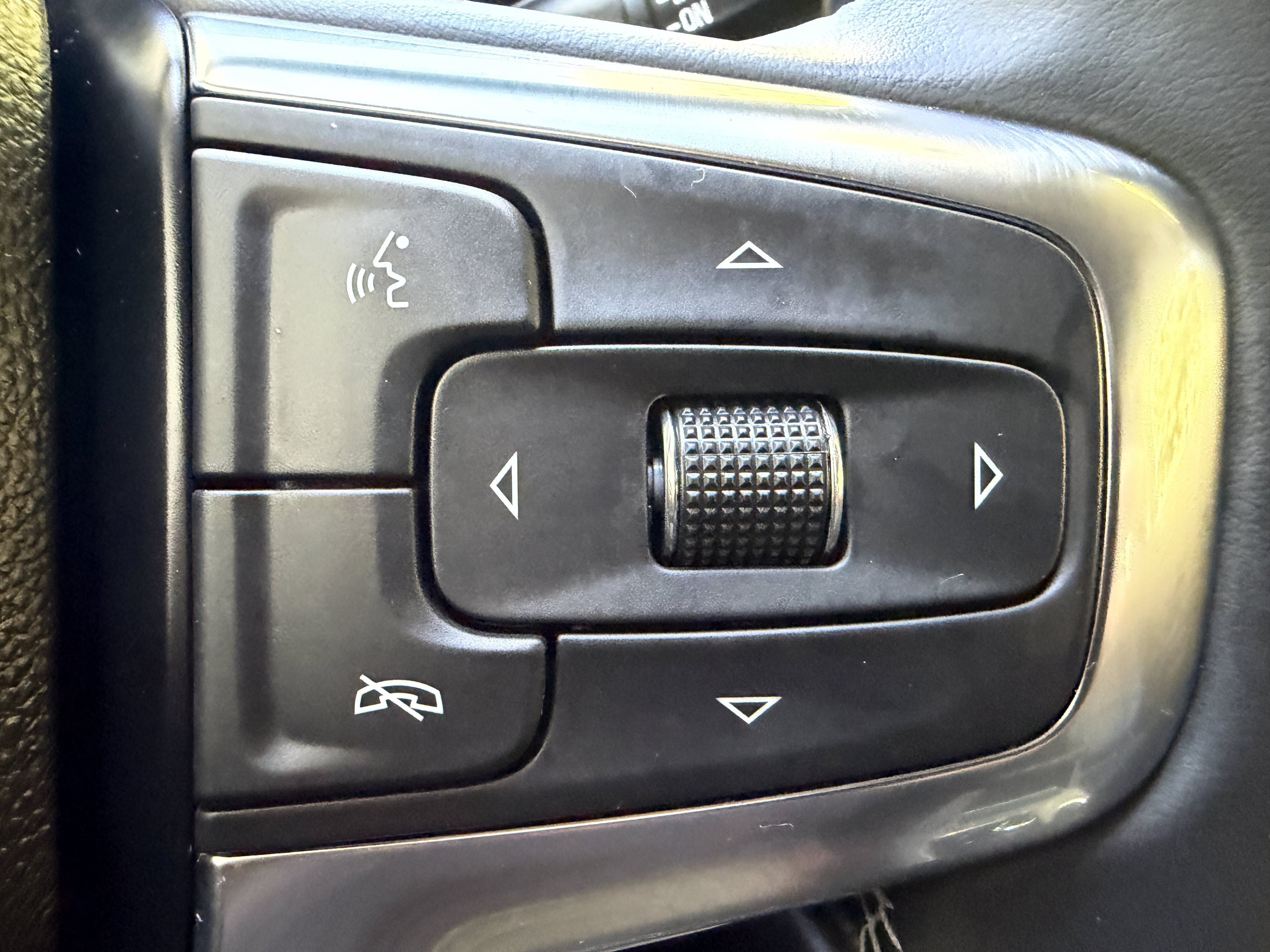Used 2024 Chevrolet Blazer LT w/ Sound & Technology Package AWD/4WD image 24