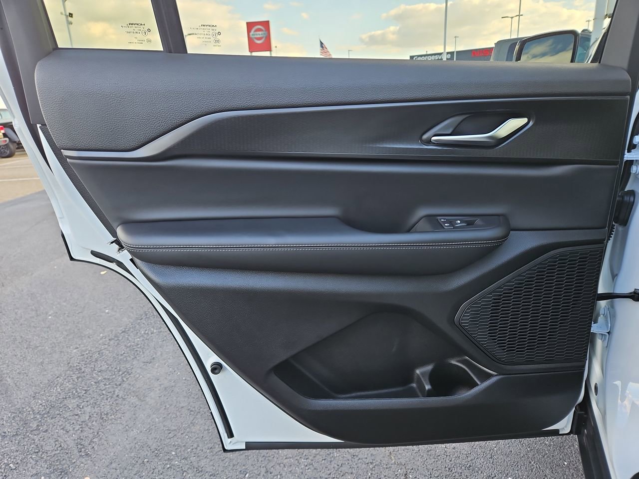 New 2025 Jeep Grand Cherokee L Altitude image 15