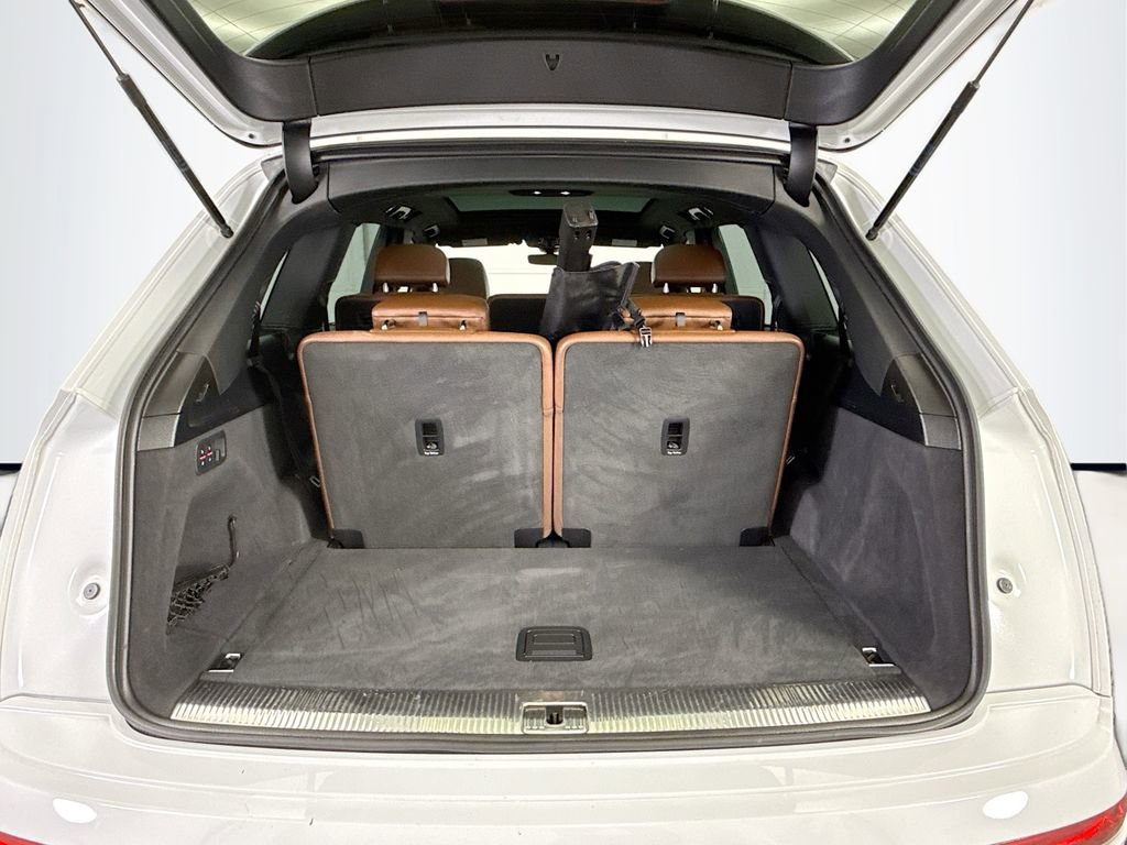 Used 2018 Audi Q7 3.0T Prestige w/ Prestige Package image 27