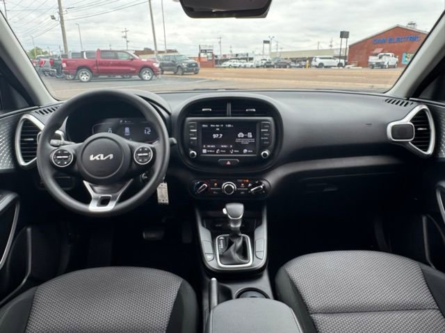 Used 2024 Kia Soul LX FWD image 6