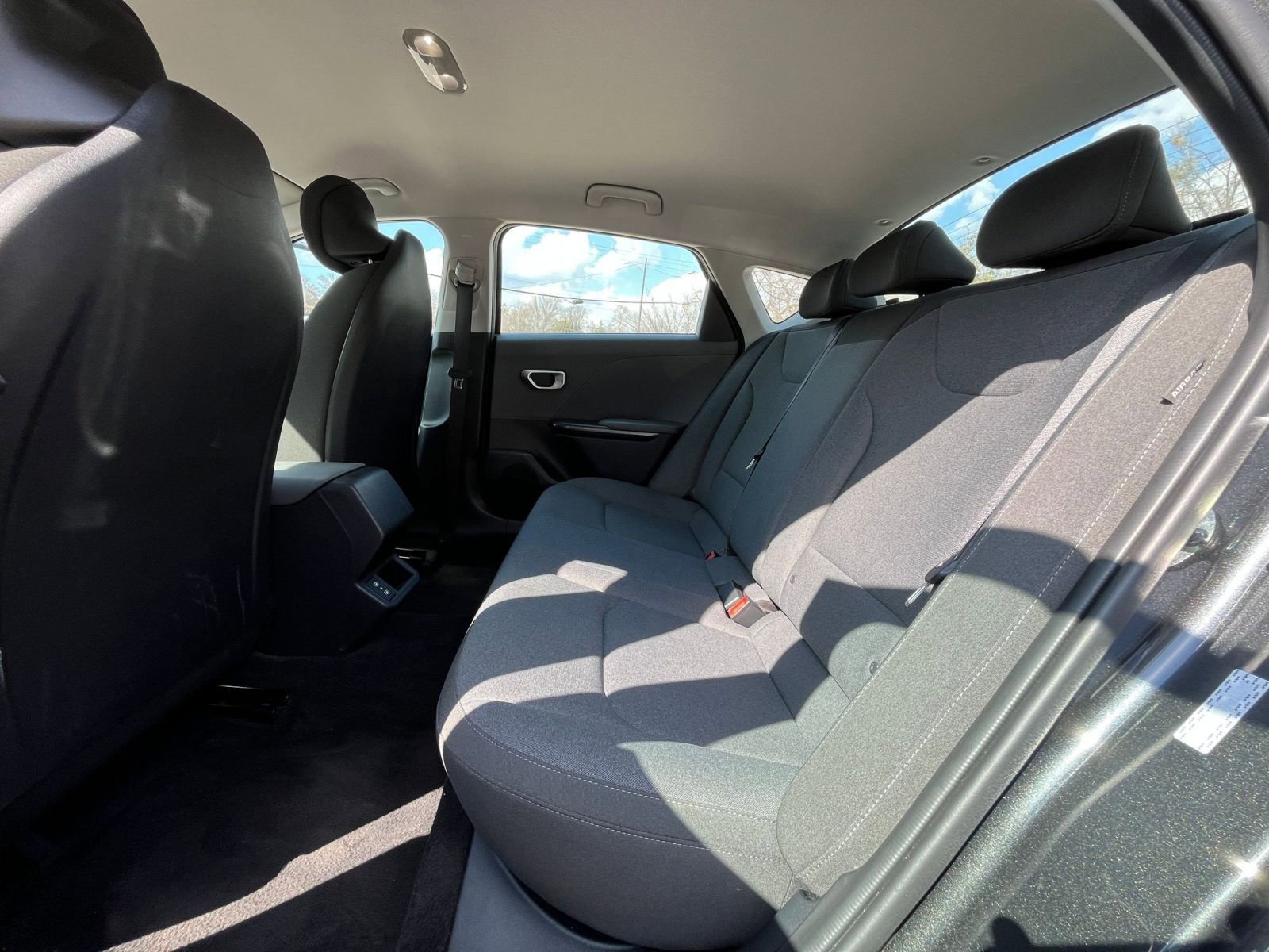 Used 2025 Kia K4 LXS image 23