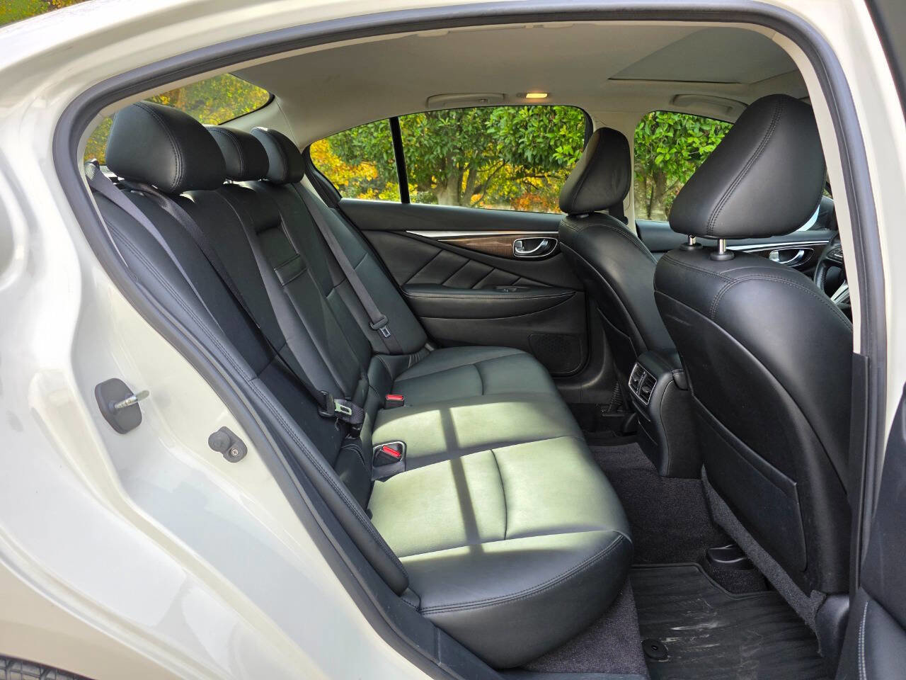 Used 2018 INFINITI Q50 Luxe w/ Essential Package (3.0T Luxe) image 34