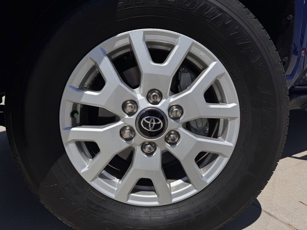 Used 2025 Toyota Tacoma SR5 RWD image 9