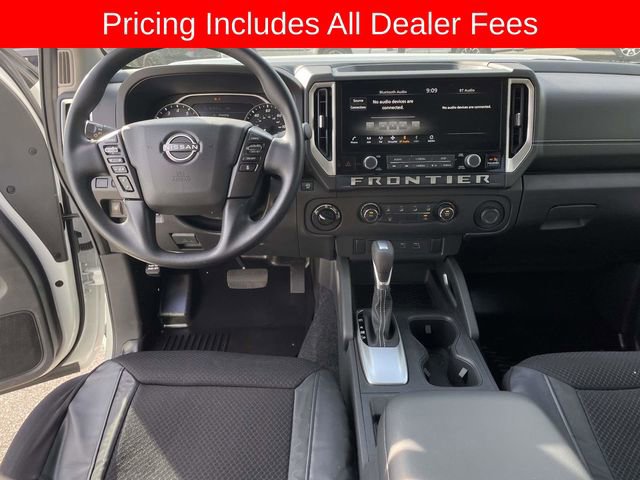 Used 2025 Nissan Frontier SV AWD/4WD image 14